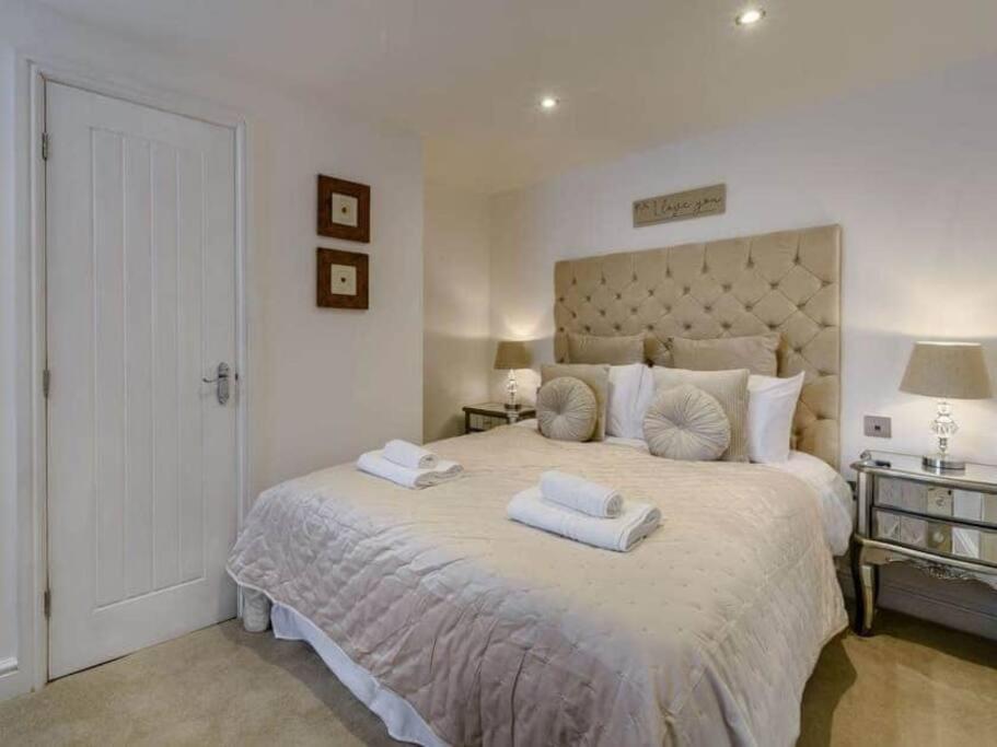 The Hideaway Luxury 5* 2 Bed Garden Apartment Scarborough Bagian luar foto