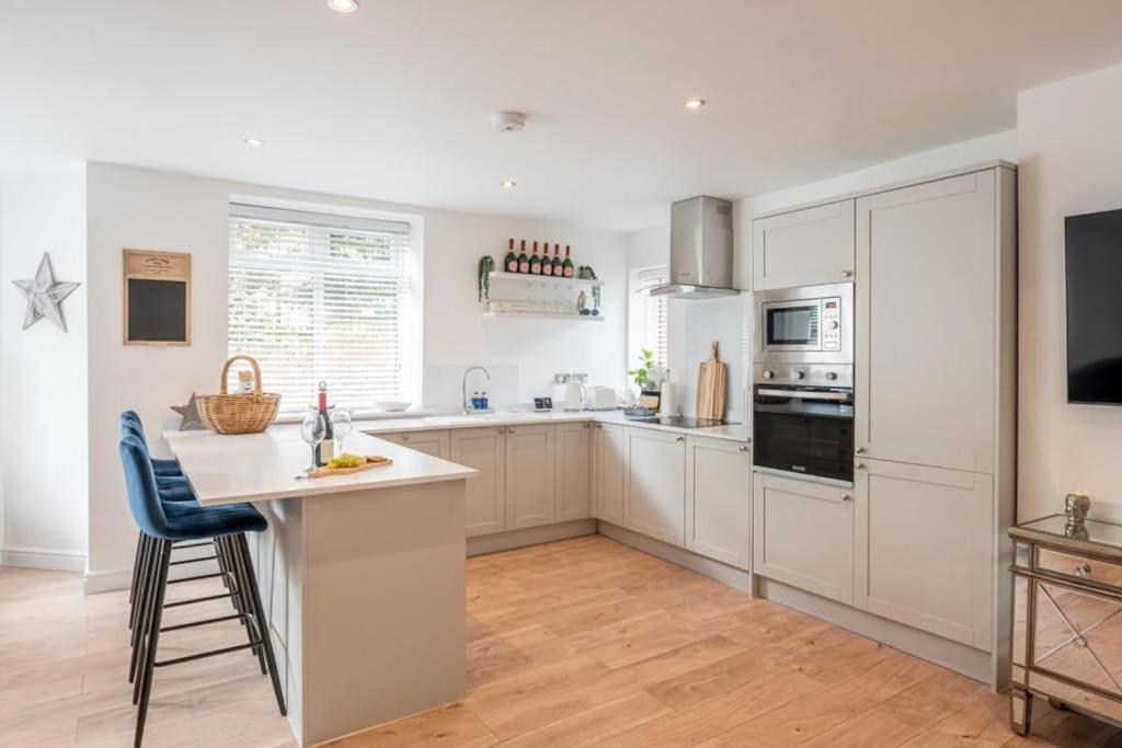 The Hideaway Luxury 5* 2 Bed Garden Apartment Scarborough Bagian luar foto
