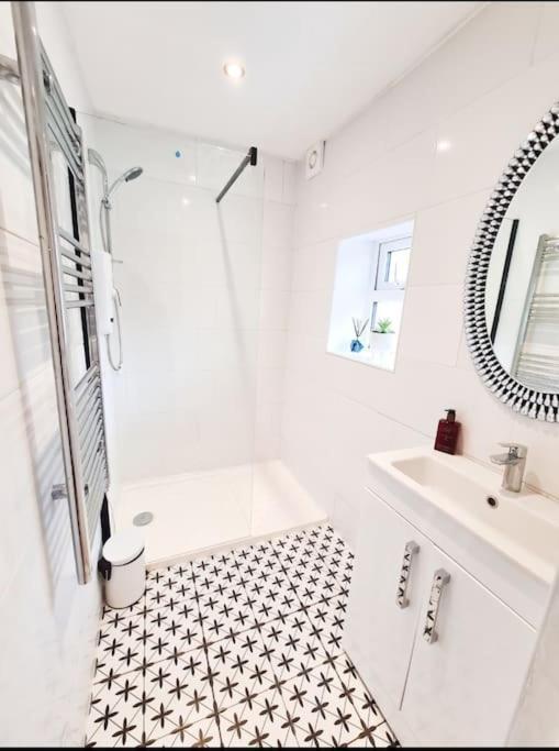 The Hideaway Luxury 5* 2 Bed Garden Apartment Scarborough Bagian luar foto