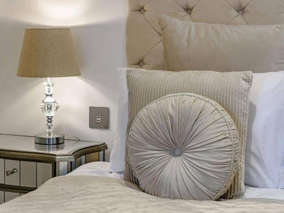 The Hideaway Luxury 5* 2 Bed Garden Apartment Scarborough Bagian luar foto